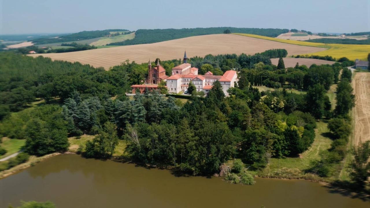Hotellerie De L'Abbaye Bellegarde-Sainte-Marie ภายนอก รูปภาพ